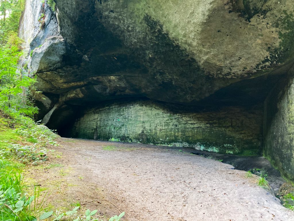Blick in die Sachsenhöhle