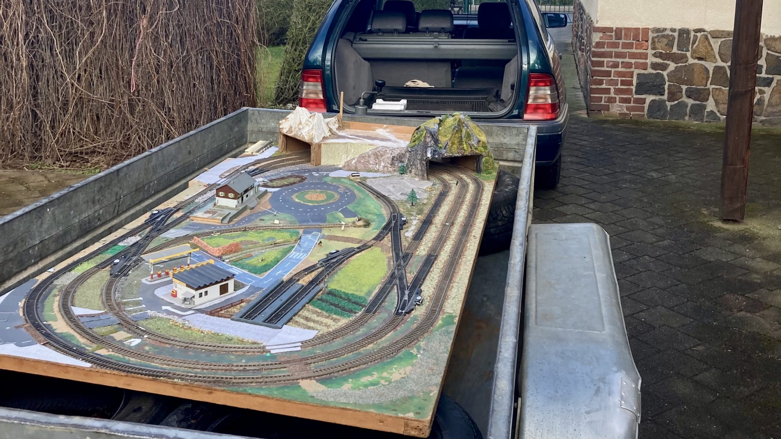 Mehr über den Artikel erfahren MoBa #1 Dachbodenfund: Alles auf Anfang